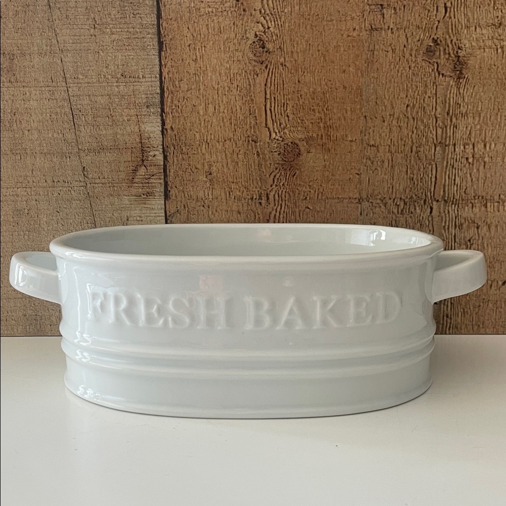 Fitz and Floyd Everyday White Porcelain FRESH BAKED 1.5 Qt. Baking Dish